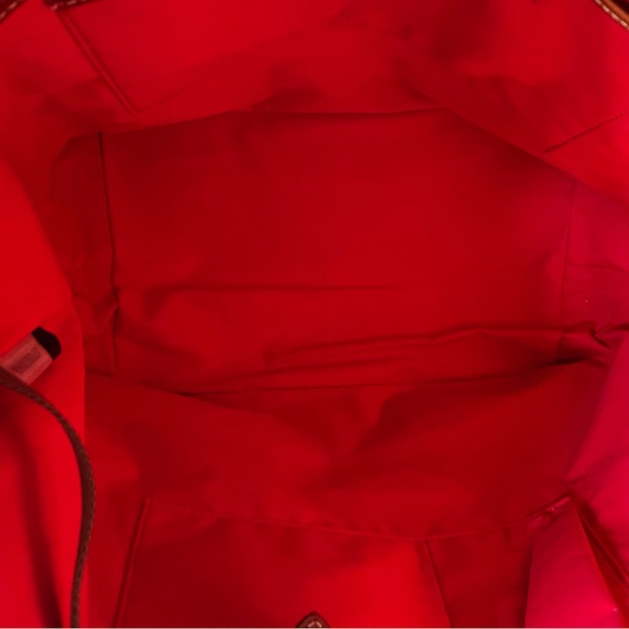 🌸SOLD🌸 Dooney and Bourke Large Tote in Burgundy - Very Good Used Condition - Picture 6 of 10